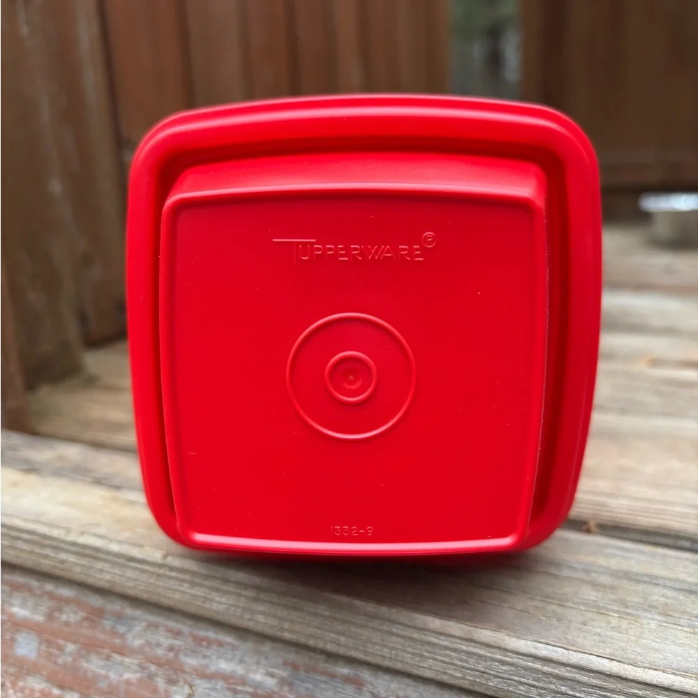 Tupperware Pick a Deli Small Container 4.5 Cups (1 L)